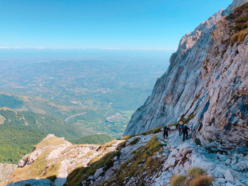 アブルッツォで登山とスキー 海が見える2912mの絶景グラン サッソ イタリアに住んだネギ