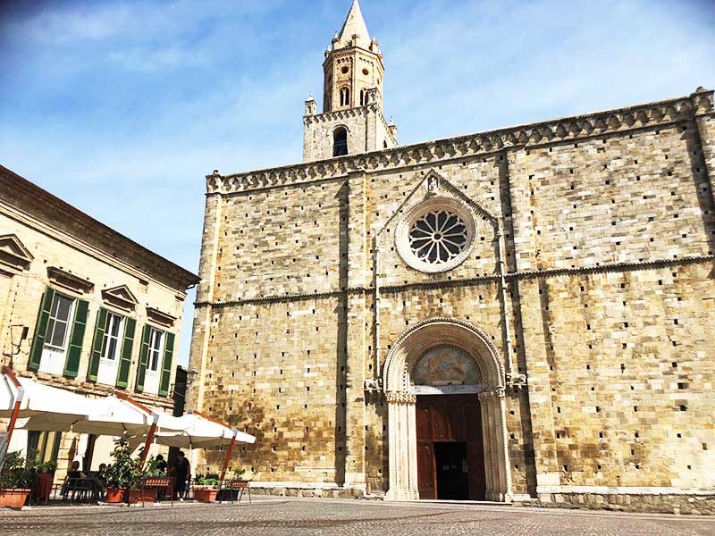 アブルッツォ州 アトリ Atri ちっちゃな可愛い街 イタリアに住んだネギ アブルッツォ州 アトリ Atri ちっちゃな可愛い街 イタリアに住んだネギ